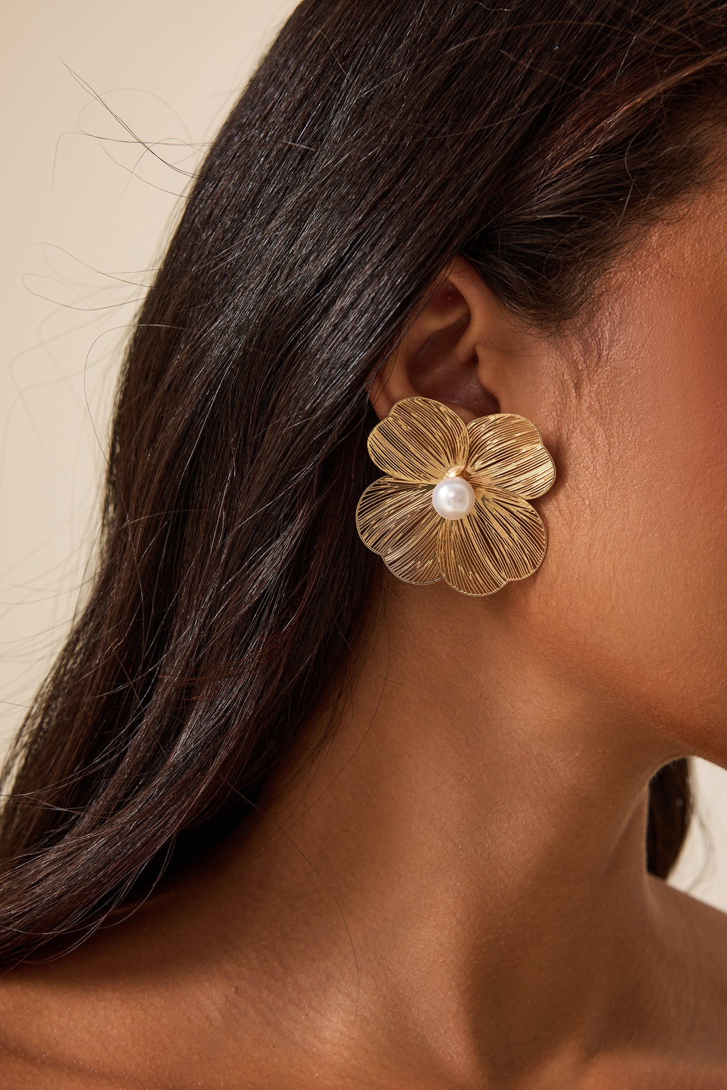 Floral Shape Faux Pearl Metal Earrings