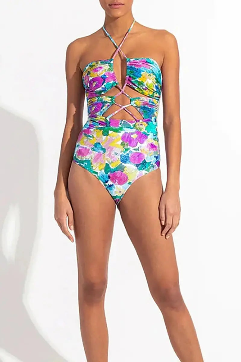 Conjunto de traje de baño de una pieza con recortes y cubierta