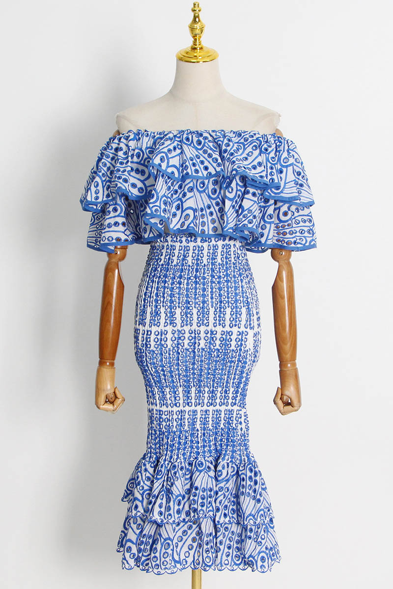 Conjunto de vestido largo con volantes escalonados y encaje bordado Dolly