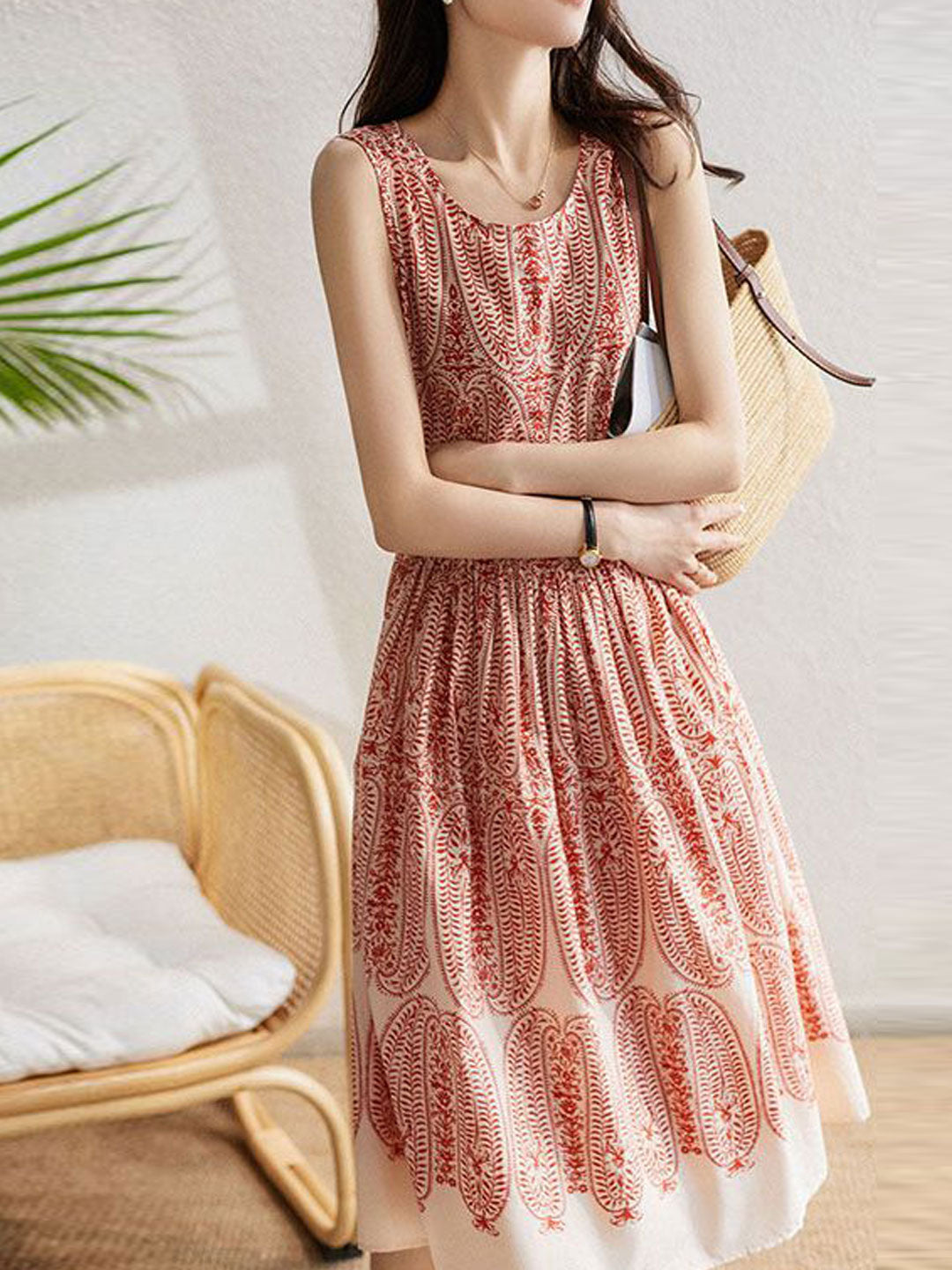 Julia Vintage Crew Neck Printed Sleeveless Dress