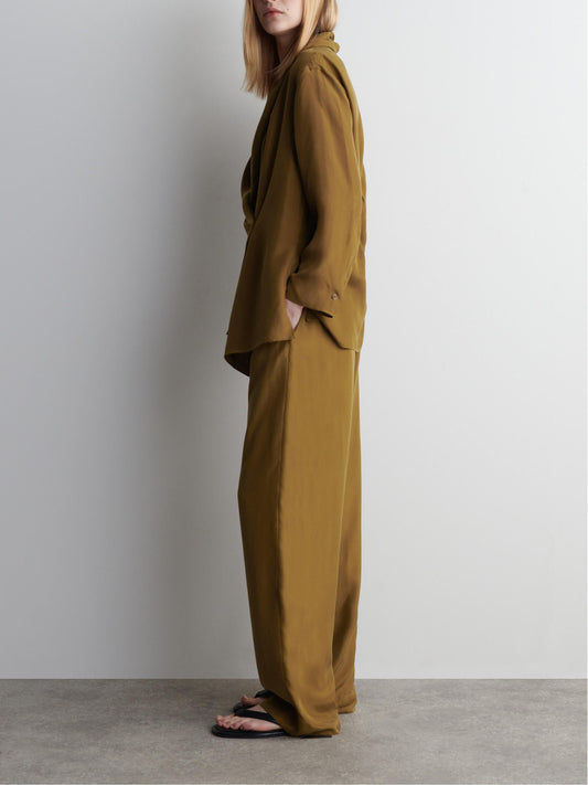 Conjunto de pantalón y traje con solapa chal