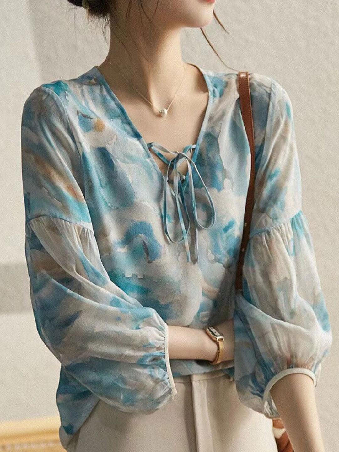 Olivia Loose V-Neck Puff Sleeve Printed Top