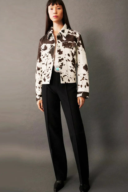 Chaqueta estilo camisa de piel sintética con estampado de vaca