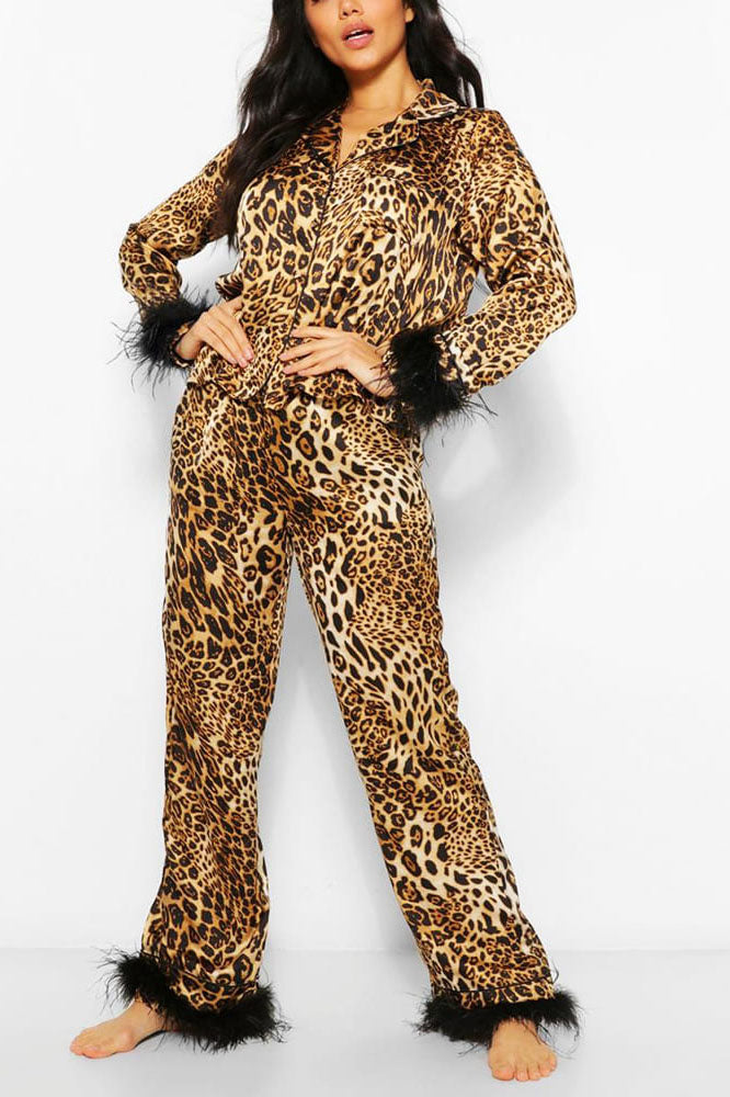 Conjunto de pijama de satén con estampado de leopardo
