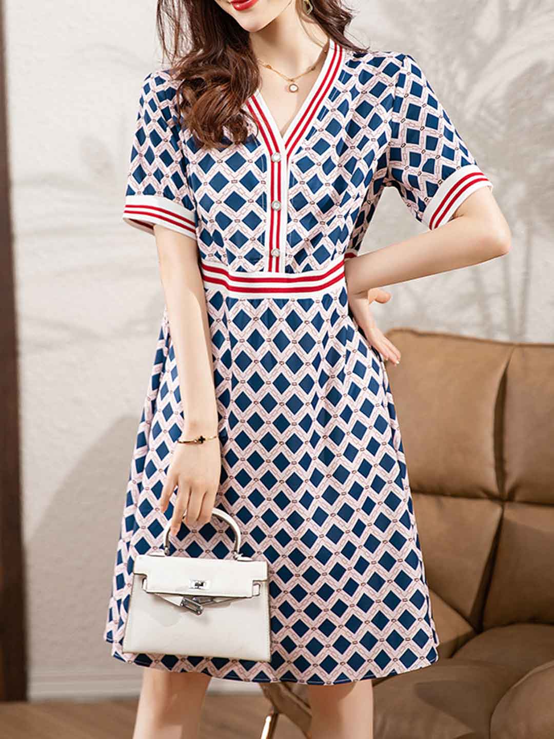 Maria Slim V-Neck Diamond Dress