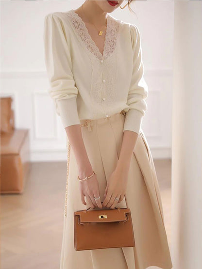 Elaine French Style V-Neck Lace Stitching Knitted Sweater
