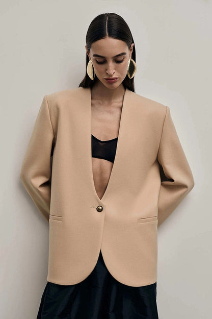 Solid Fitted Single-Breasted Regular Shoulder Blazer