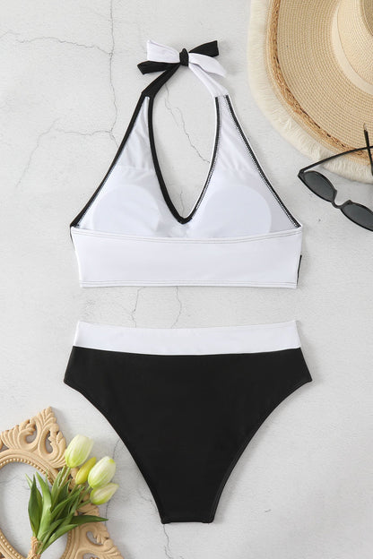 Traje de baño de bikini con cuello halter y bloques de color