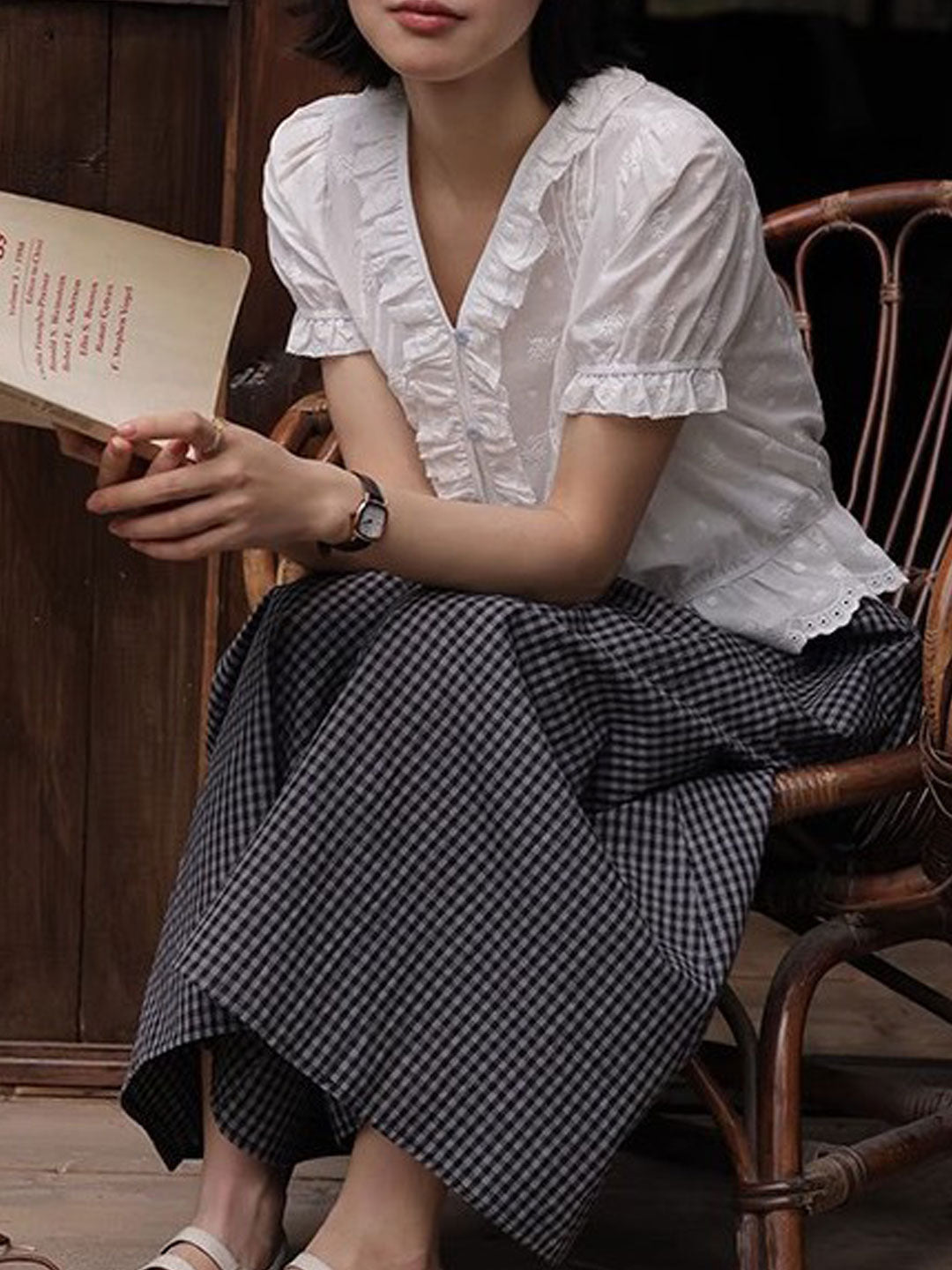 Molly Retro V-Neck Embroidered Blouse