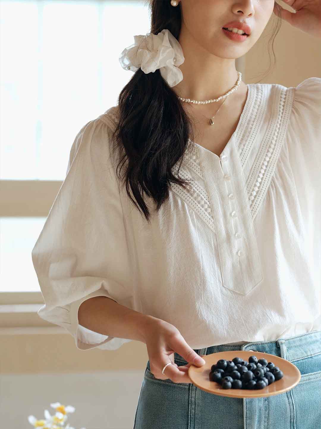 Maria Loose V-Neck Latern Sleeve Lace Shirt