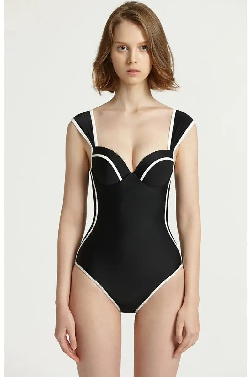 Traje de baño coreano con escote en forma de corazón y bloques de color