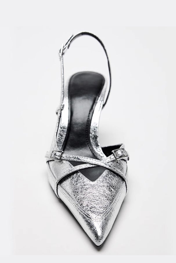 Tacones altos con tiras laterales estilo británico