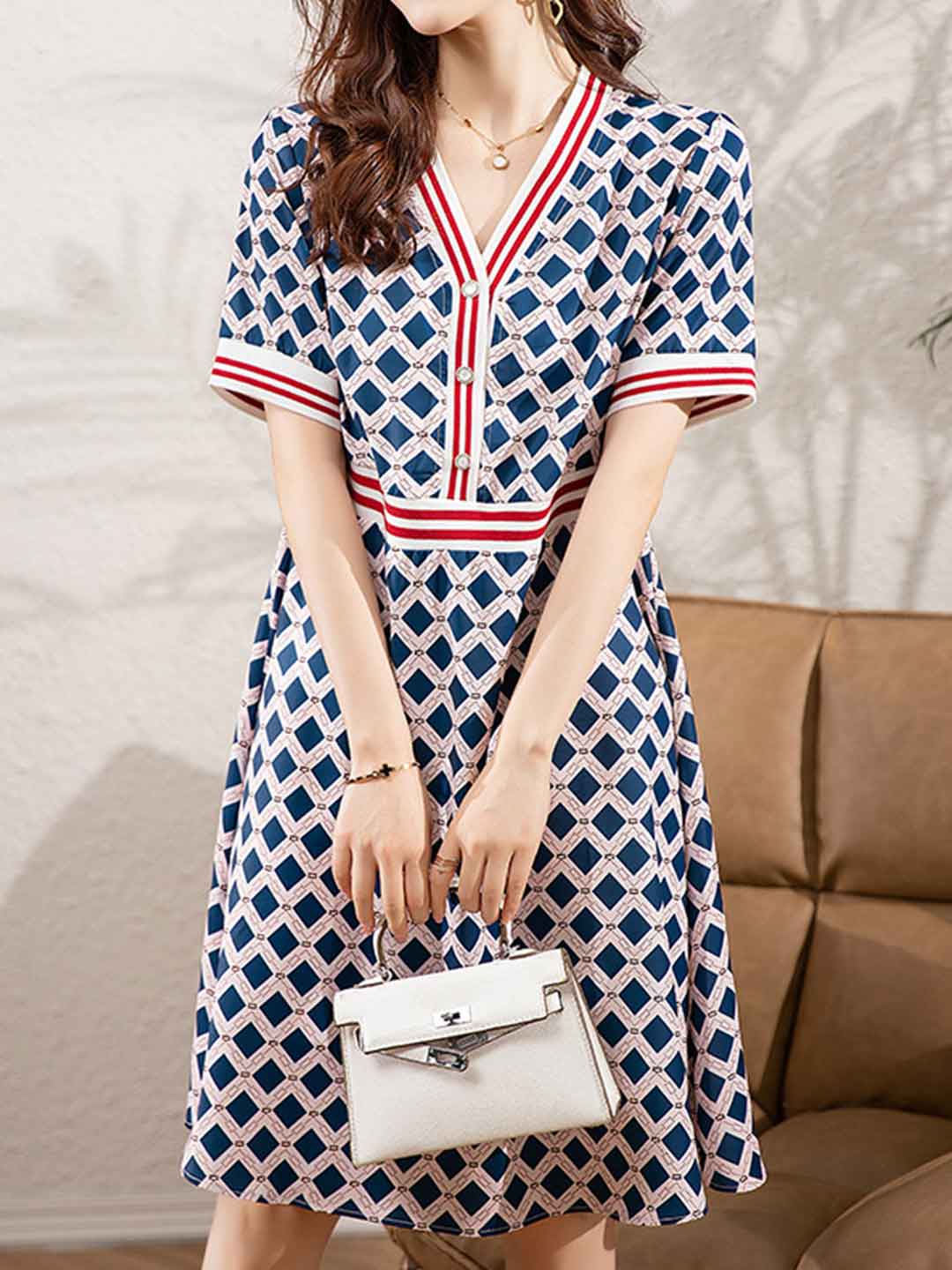 Maria Slim V-Neck Diamond Dress