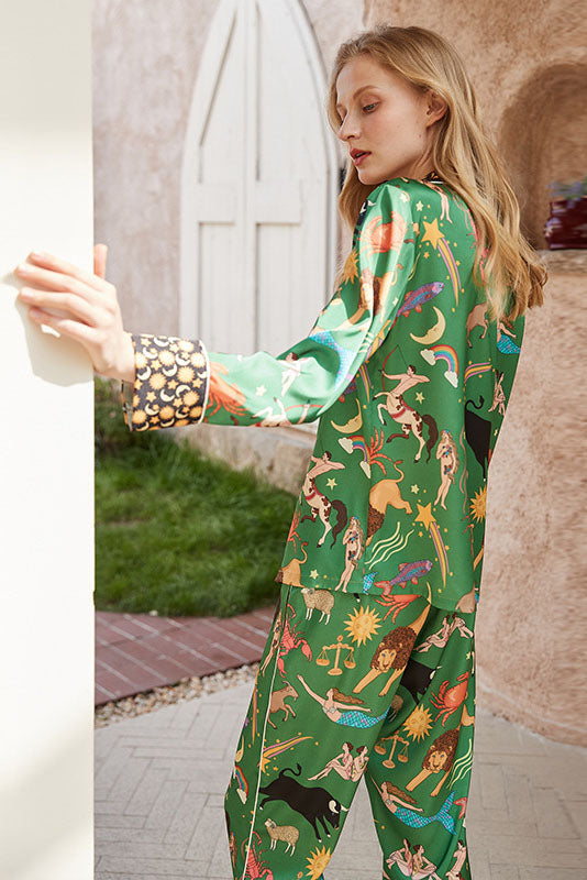 Conjunto de pijama con estampado de constelación verde