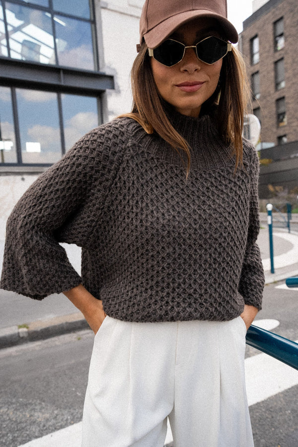 Suéter de cuello alto de cachemira marrón de manga corta para mujer | Ideal para el invierno