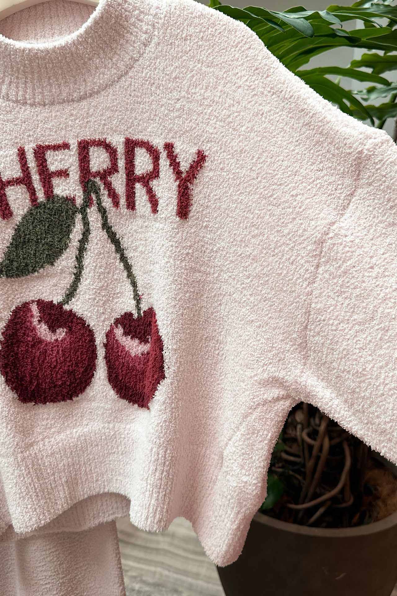 Conjunto de terciopelo suave y cereza