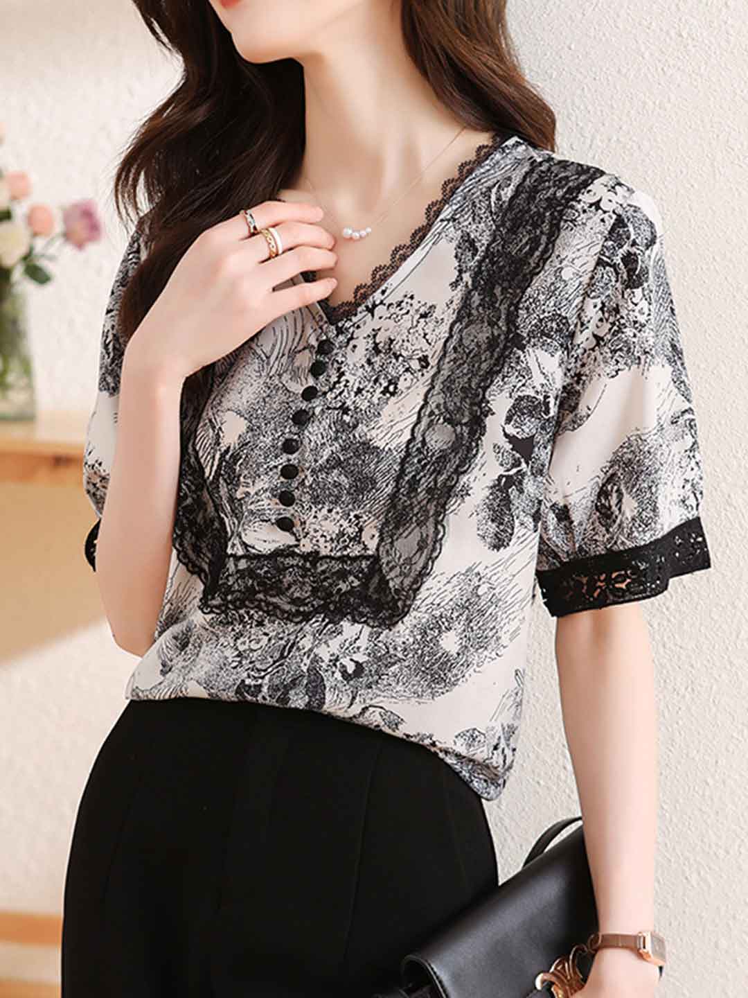 Kaitlyn Classic V-Neck Printed Chiffon Top