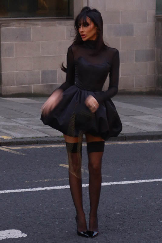 Vestido minivestido elegante de invierno de malla transparente, ajustado y abullonado