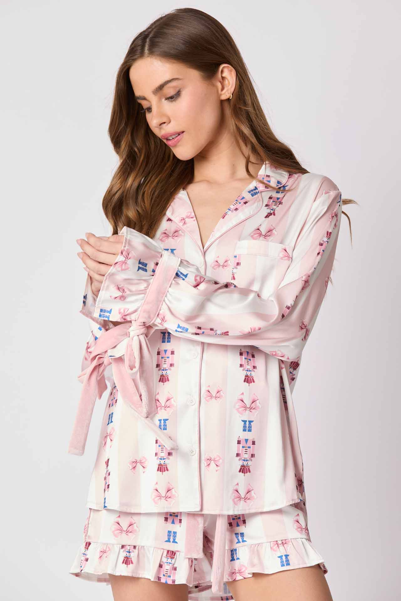 Conjunto de pijama con puños de lazo