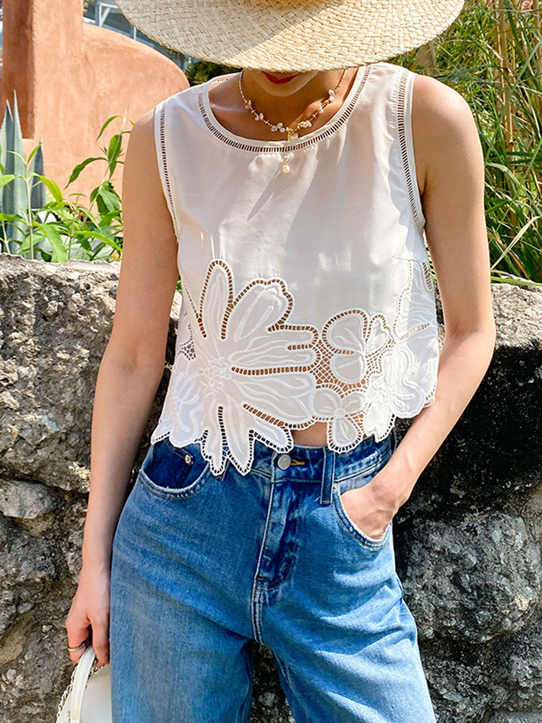 Maya Retro Crew Neck Hollowed Embroidered Vest