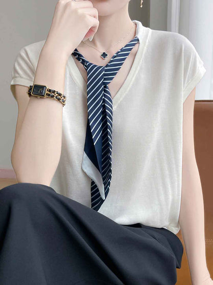 Valeria Loose V-Neck Solid Color Knitted Top