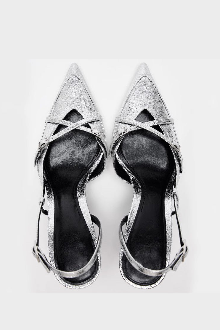 Tacones altos con tiras laterales estilo británico