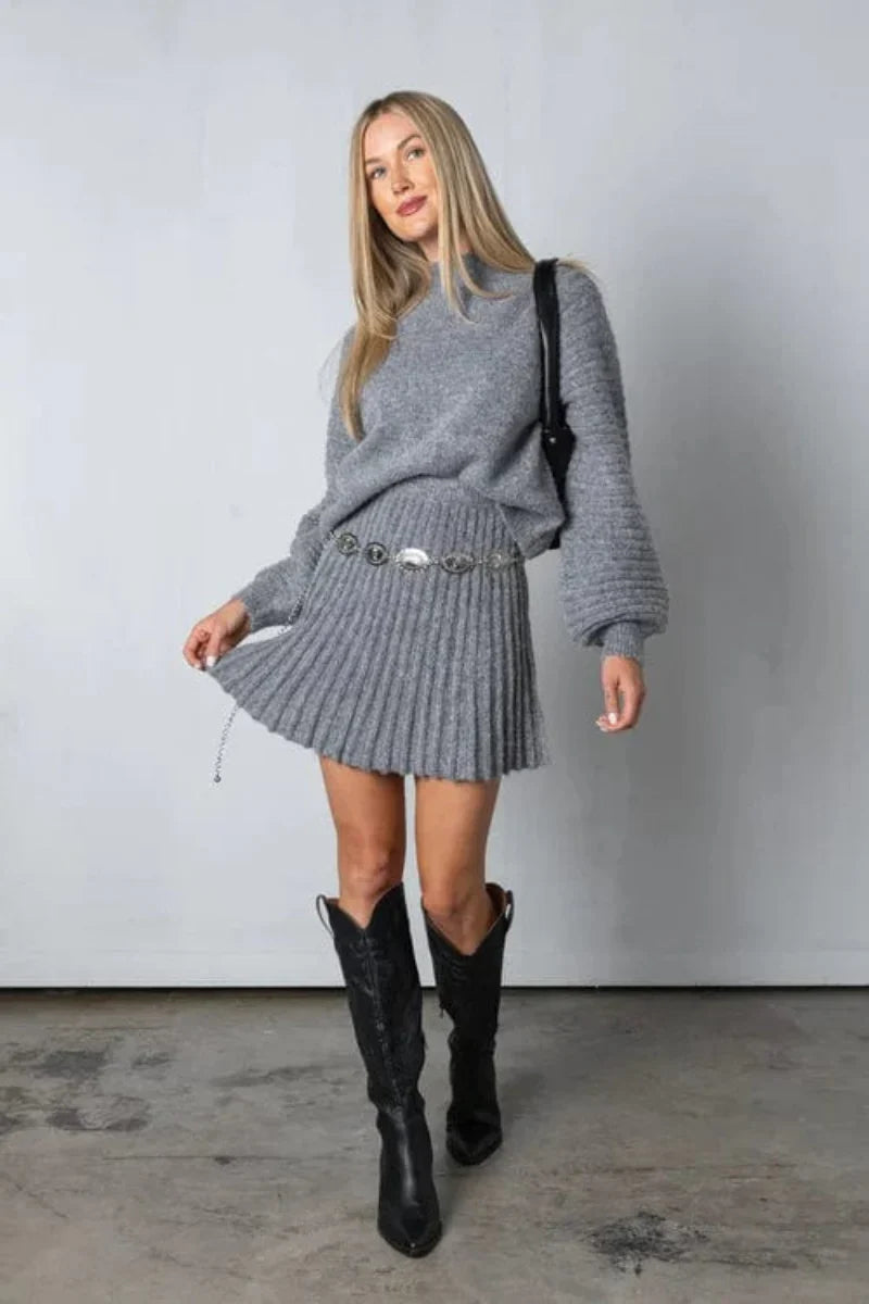 Olivia - Conjunto Plisado - Elegante - Estilo Moderno - Ideal para Fiestas