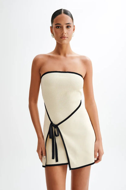 Vestido mini de punto asimétrico sin tirantes Joanna