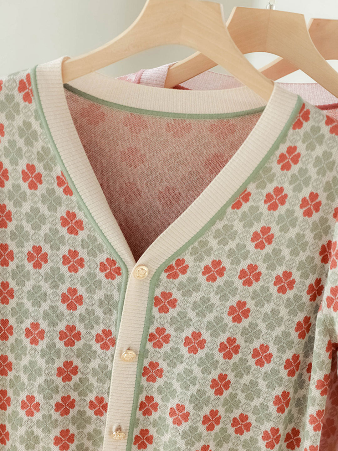 Sophia Vintage V-neck Printed Jacquard Cardigan