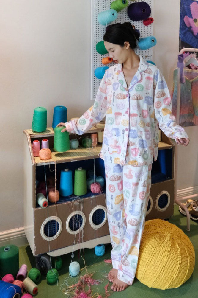 Conjunto de pijama con estampado de té con leche y pan