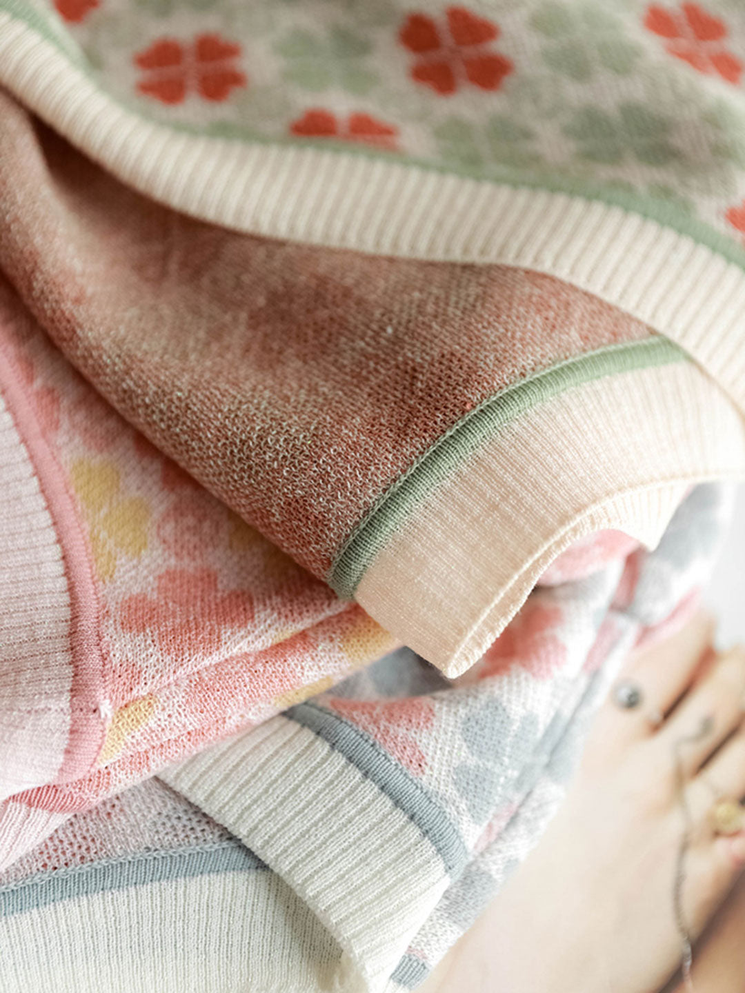 Sophia Vintage V-neck Printed Jacquard Cardigan