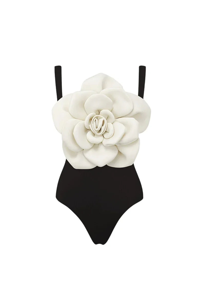 Conjunto de traje de baño de una pieza con detalles florales