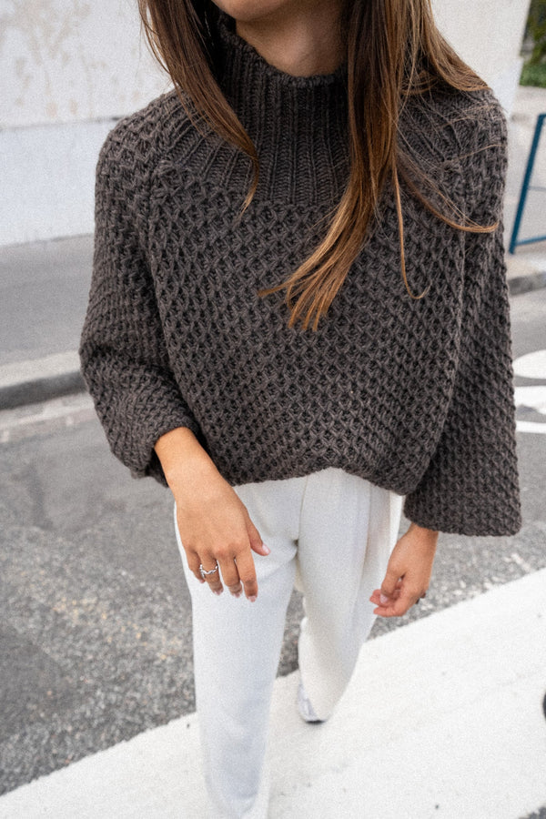 Suéter de cuello alto de cachemira marrón de manga corta para mujer | Ideal para el invierno