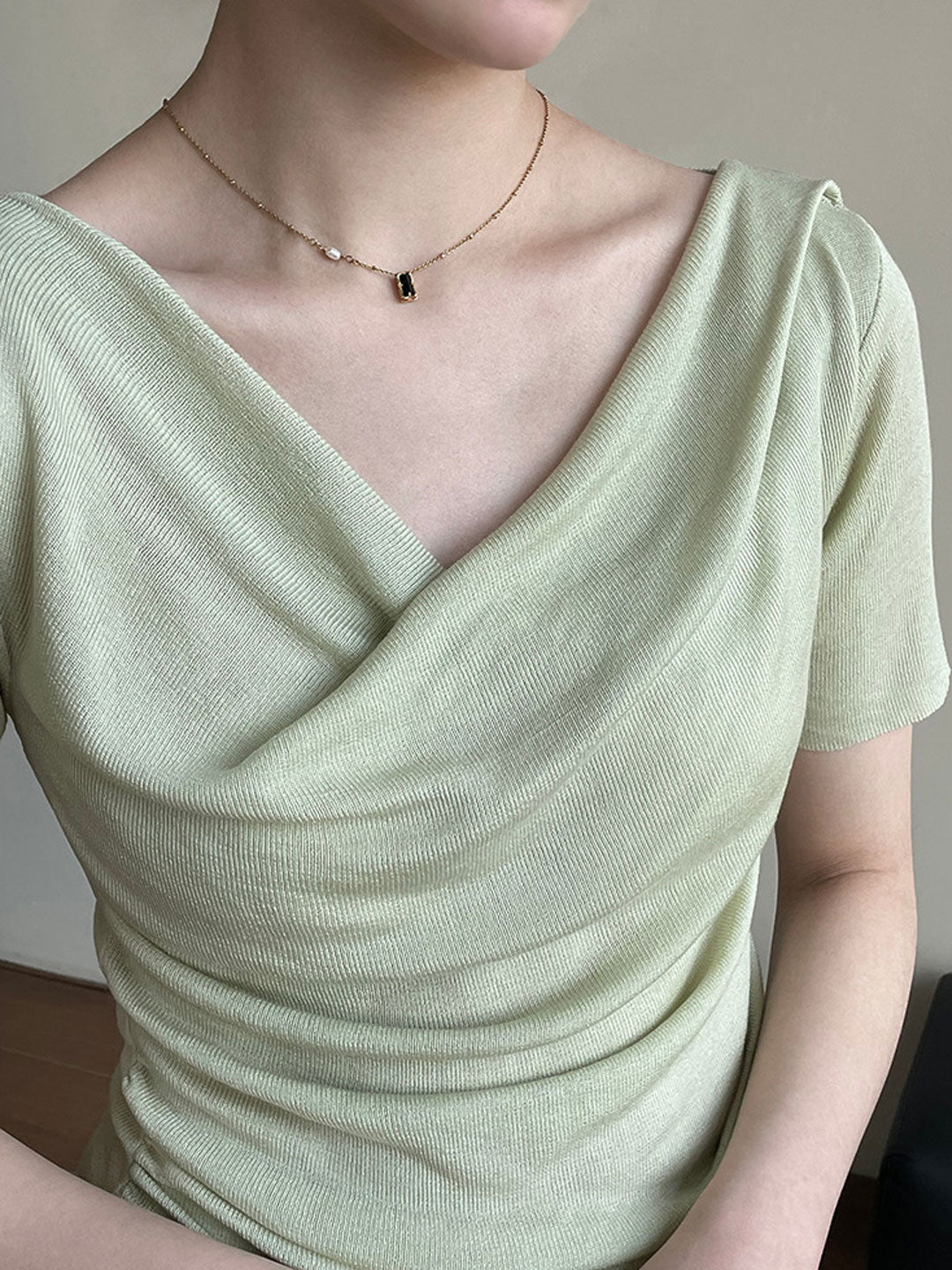 Jocelyn Classic Swing Collar Irregular Auricular Top