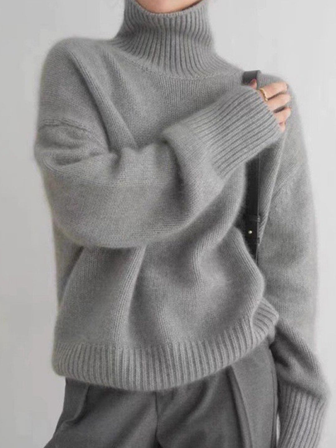 Mia Loose Turtleneck Solid Color Knitted Sweater