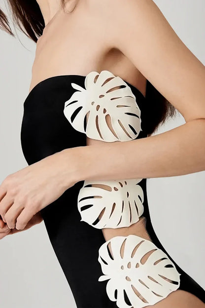 Traje de baño sin tirantes con recortes de patchwork de hojas