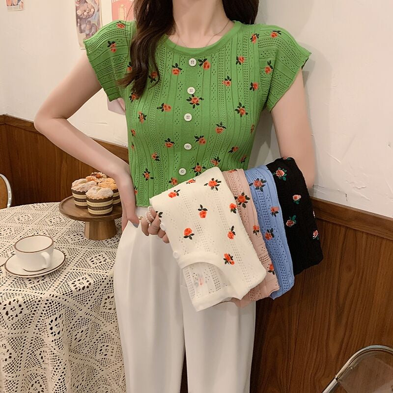 Floral Pattern Knitted Crop Tops
