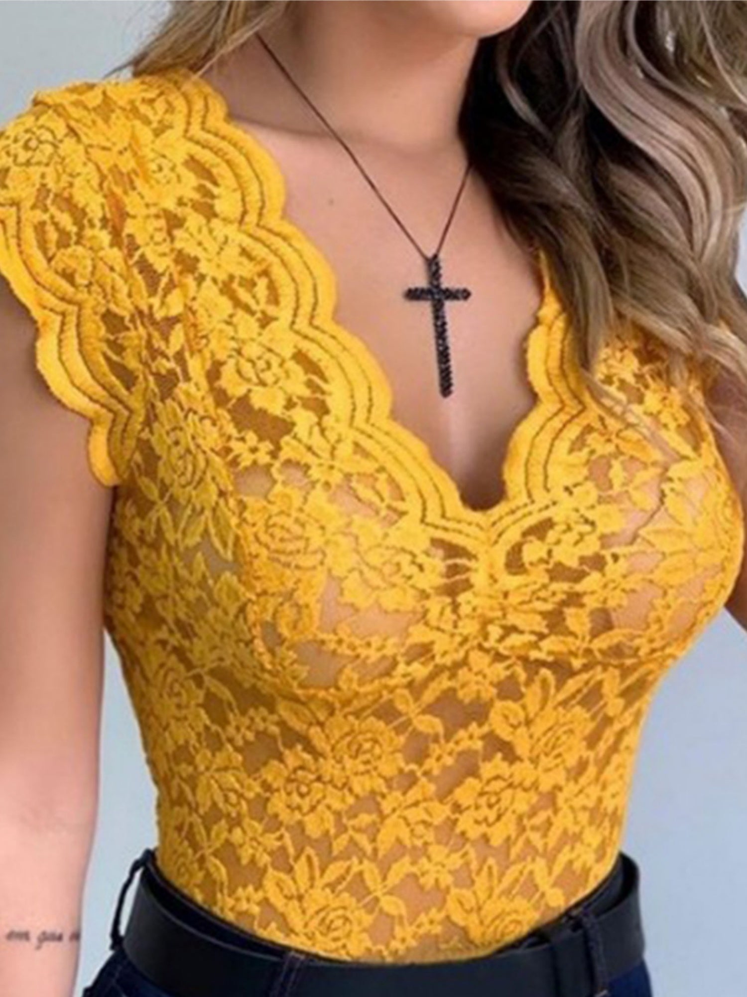 Lace Flowers Perspective V-neck Vest