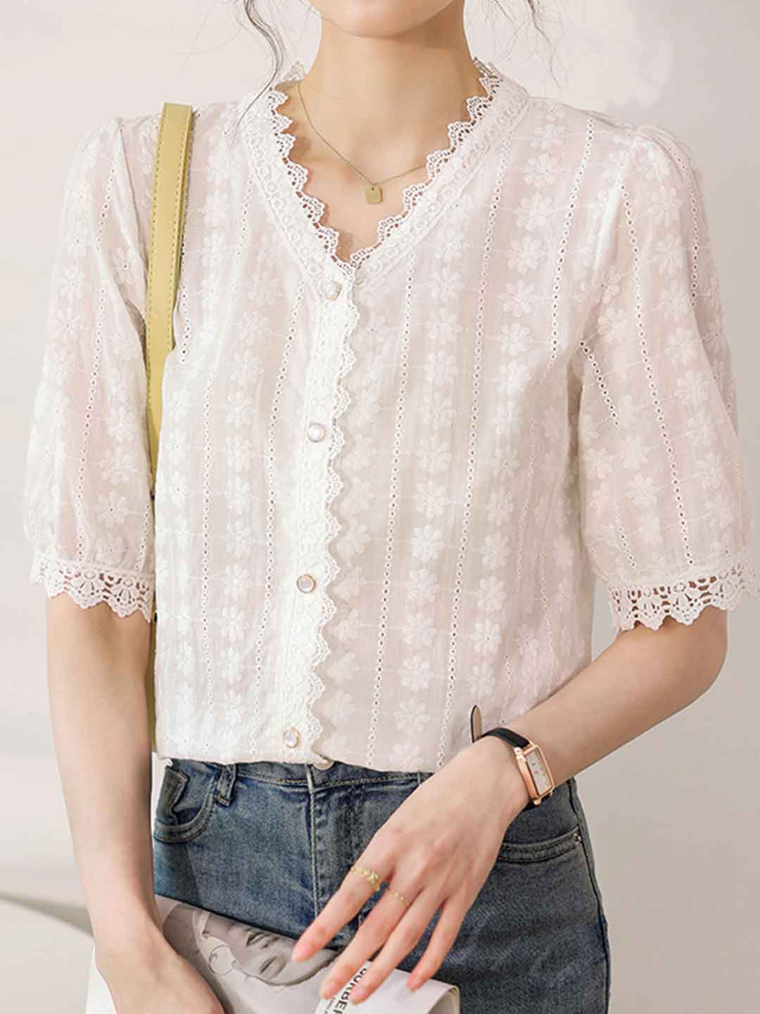 Molly Slim V-Neck Solid Color Lace Top