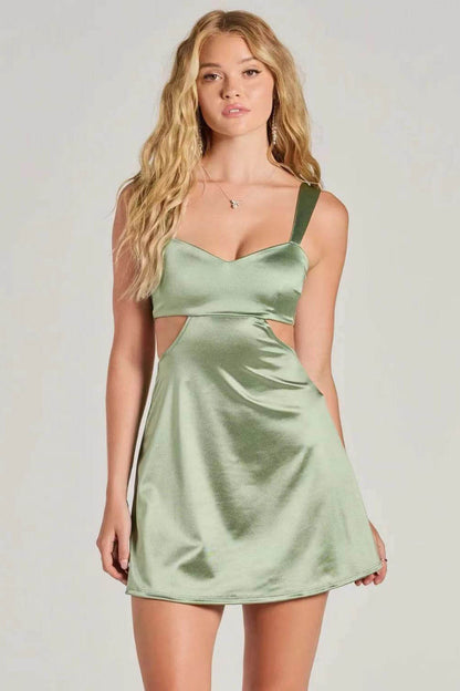 Minivestido ajustado de satén con brillo suave