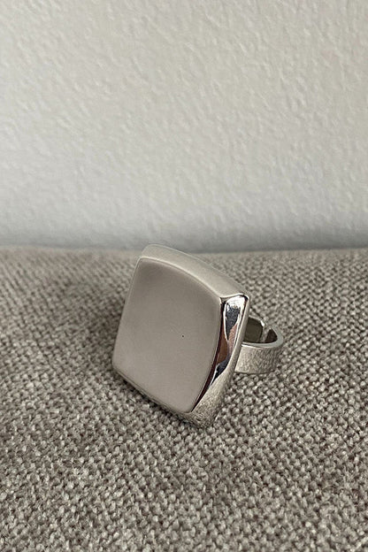 French Vintage-style Polished Ring