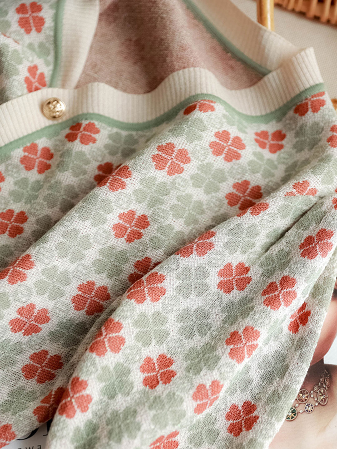 Sophia Vintage V-neck Printed Jacquard Cardigan