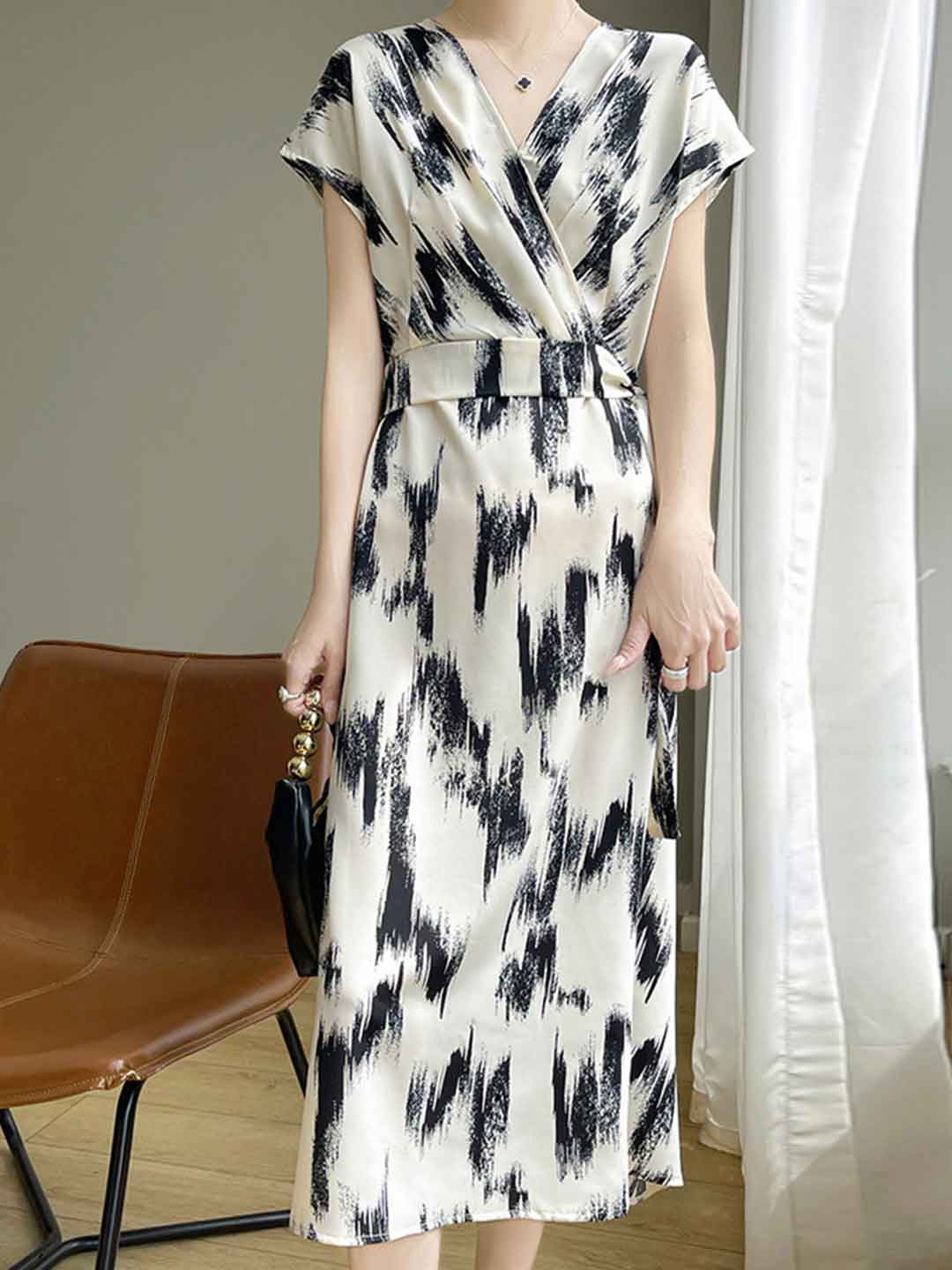 Jasmine Vacation V-Neck Belted Printed Dress