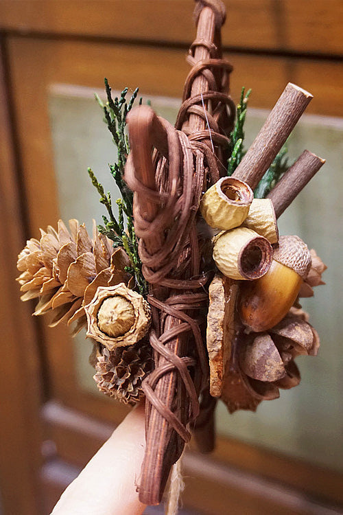 Colgante de decoración navideña - Campana de piña de bosque para coche