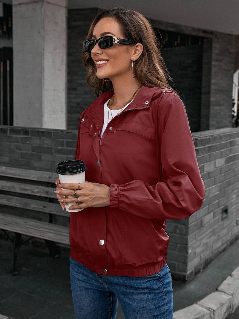 Chaqueta impermeable moderna y elegante con capucha para mujer | Ideal para actividades al aire libre