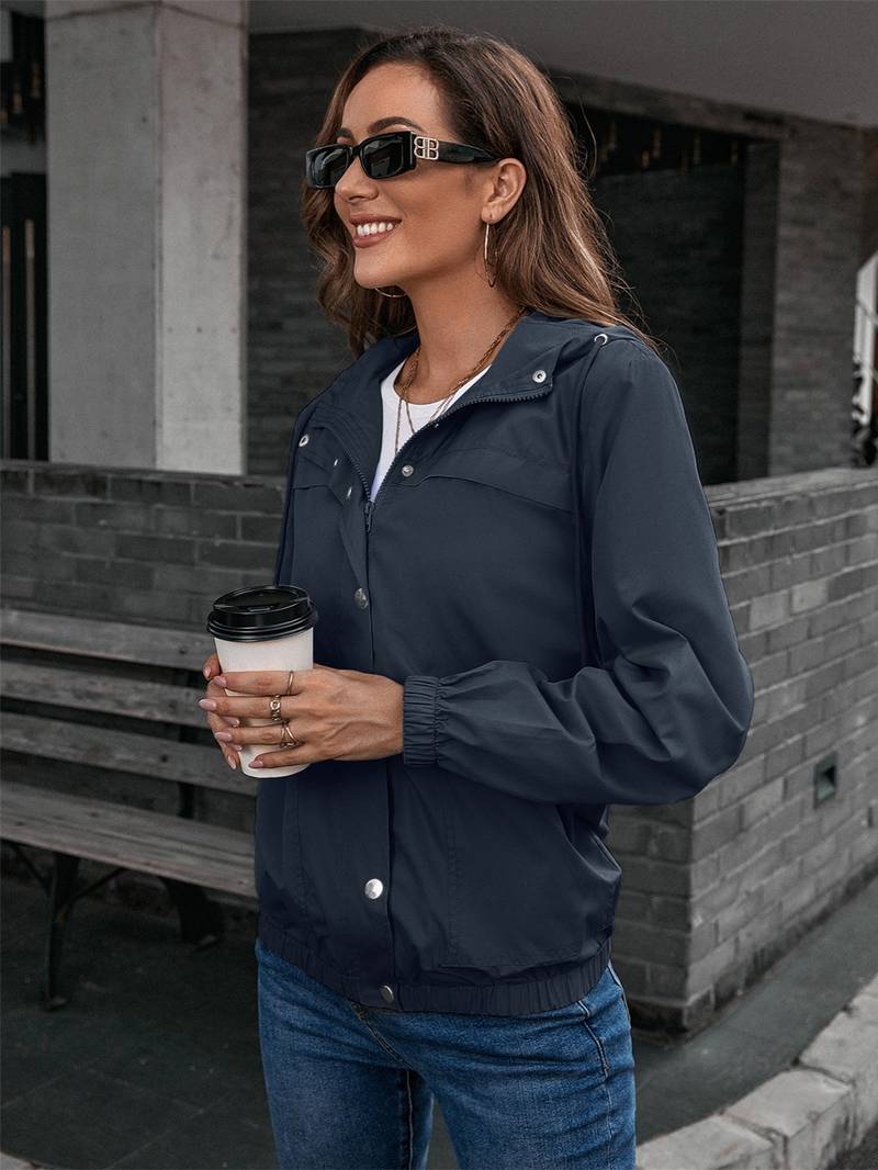 Chaqueta impermeable moderna y elegante con capucha para mujer | Ideal para actividades al aire libre