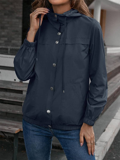 Chaqueta impermeable moderna y elegante con capucha para mujer | Ideal para actividades al aire libre