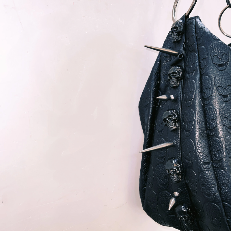 Metal chain o ring skull applique zip-up handbag  | Festival Outfits Women