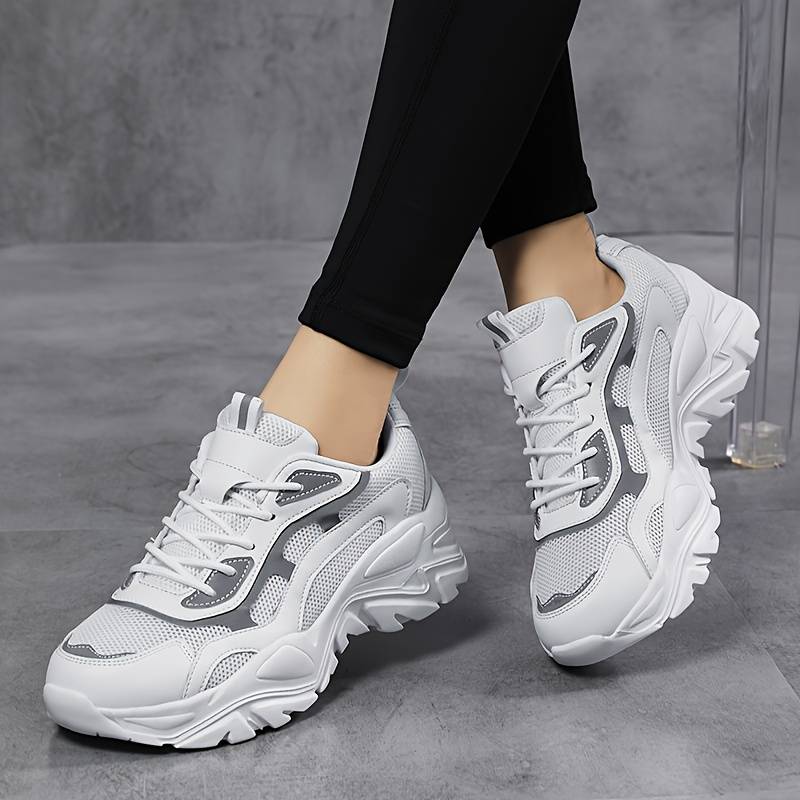 Women’s Classic Colorblock Lace Up Sneakers | Great for Everyday Wear