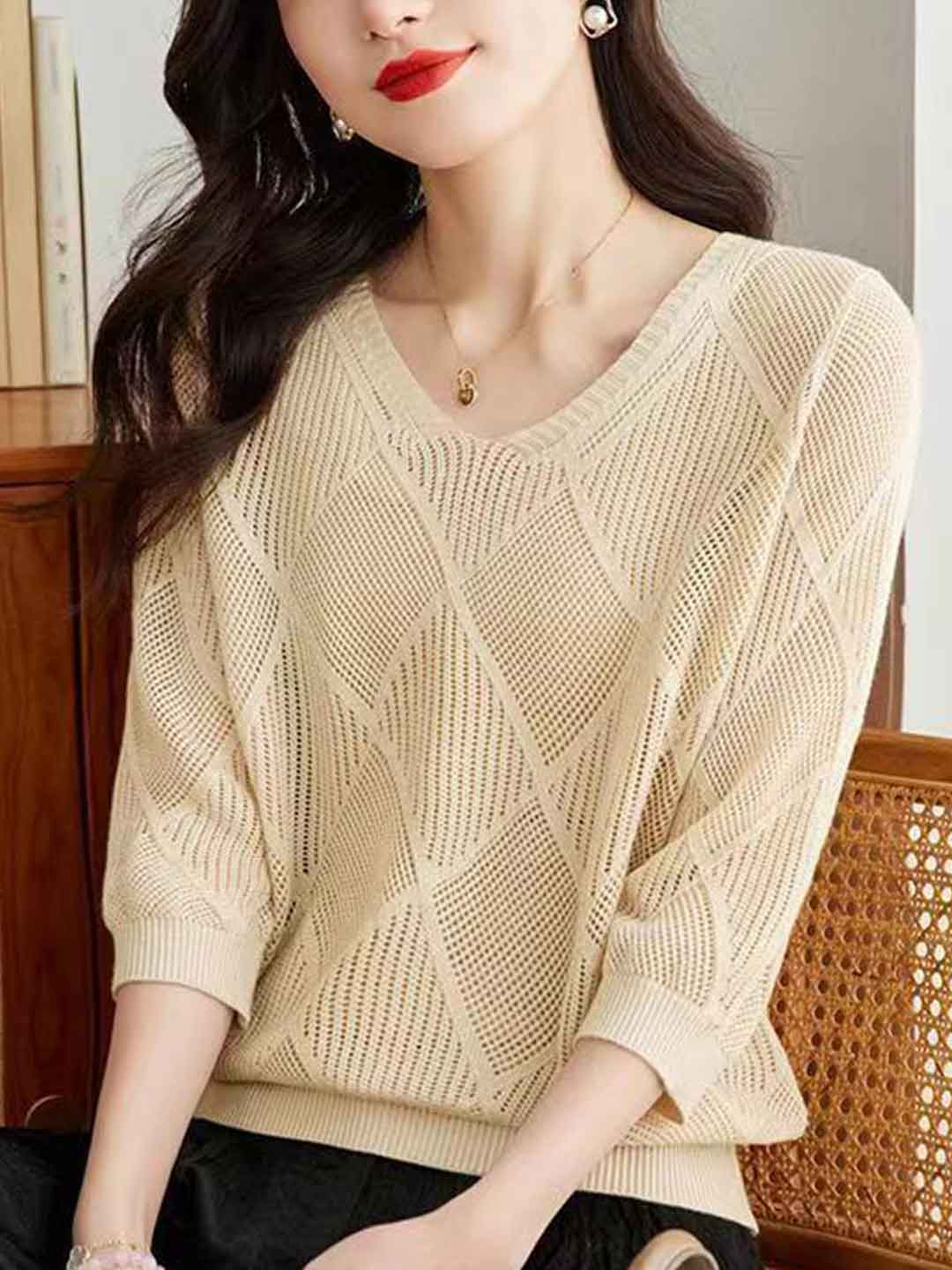 Sarah Loose V-Neck Hollowed Knitted Top